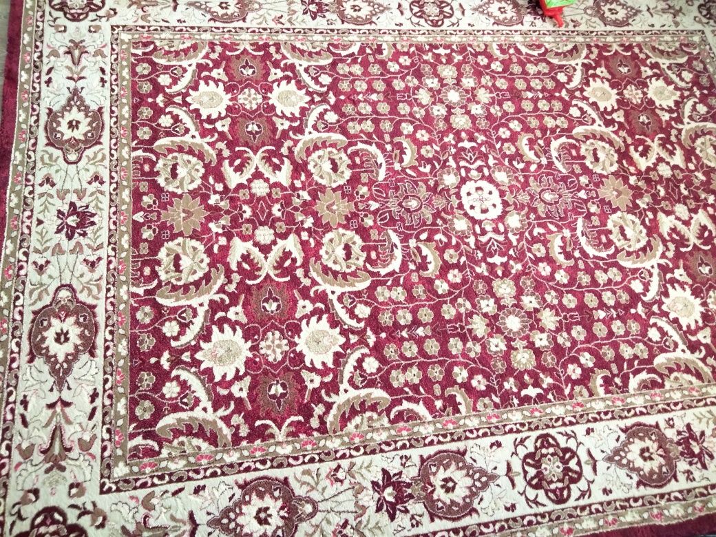 Продам турецкий ковёр, размер 2,5*3,5