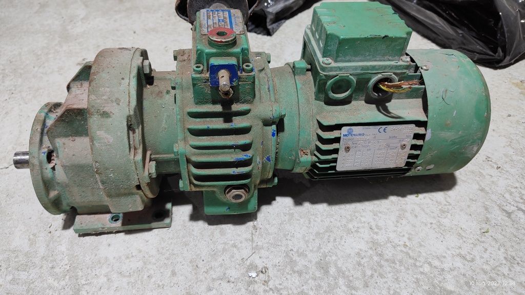 Motor cu reductor