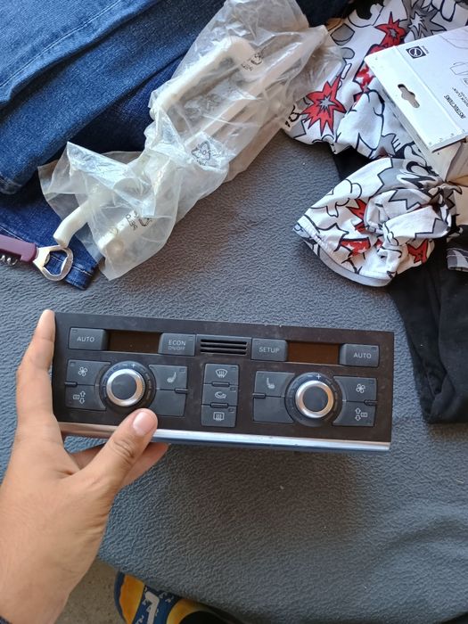 Vând panou clima Audi A6 C6