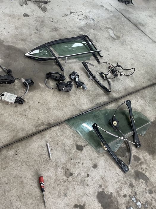 Geam stanga / dreapta fata / spate Skoda Superb 3