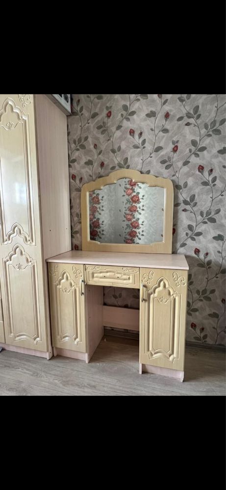 Шкаф и комод.