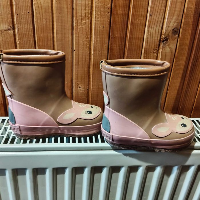 Топли обущета за малки крачета