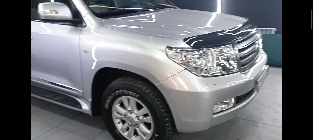 срочно продам оригинальные  диски с шинами данлоп в сборе  на  тлк 200