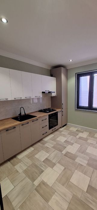 Юнусабад 11 квартал. Продается квартира 2/10/10