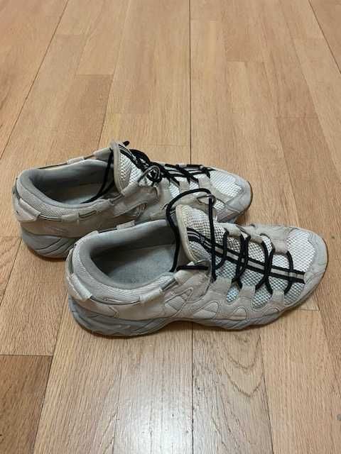 Adidasi Asics marime 41.5