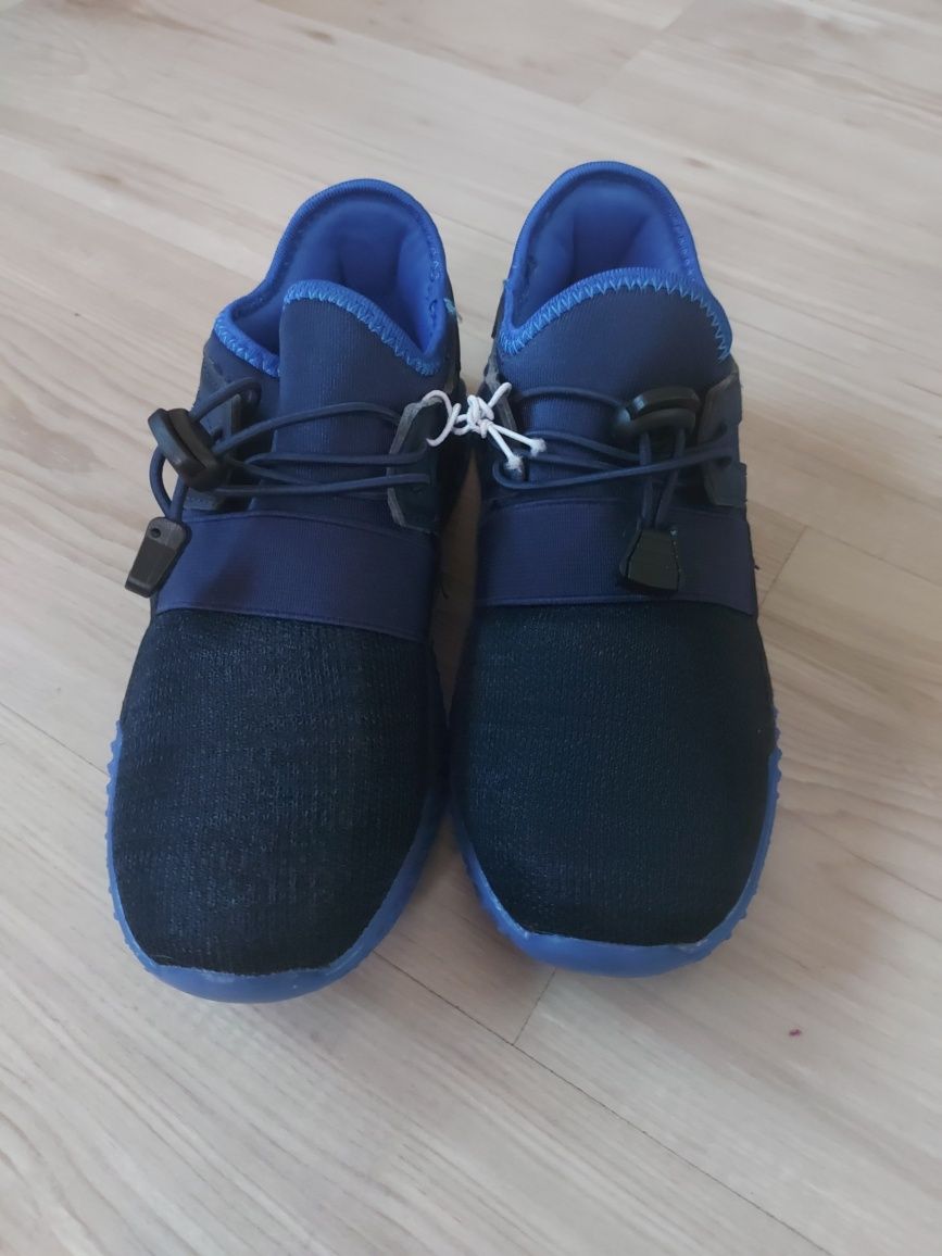 Нови обувки за деца