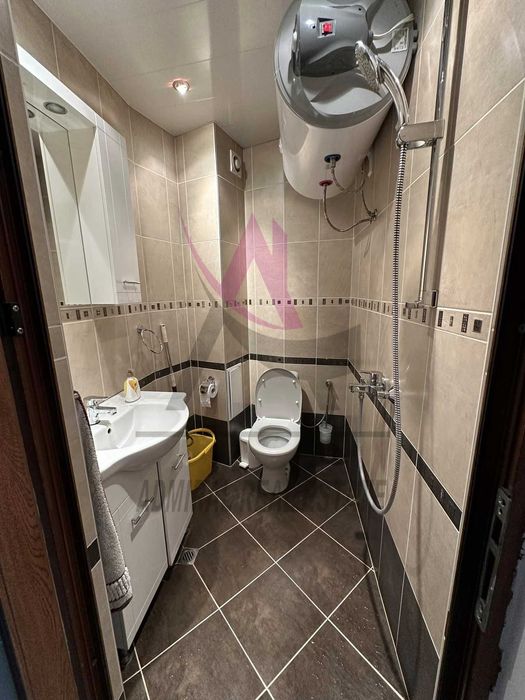 Дава се под наем Едностаен апартамент в Варна, Център - 40 кв.м за 325 € - Снимка #2