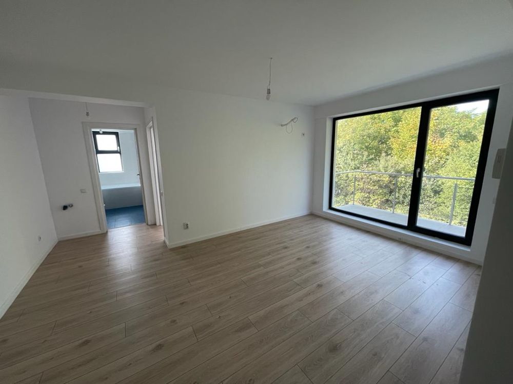 Apartament 2 camere, pret negociabil