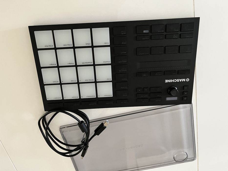 Maschine Mikro MK3 aproape nou