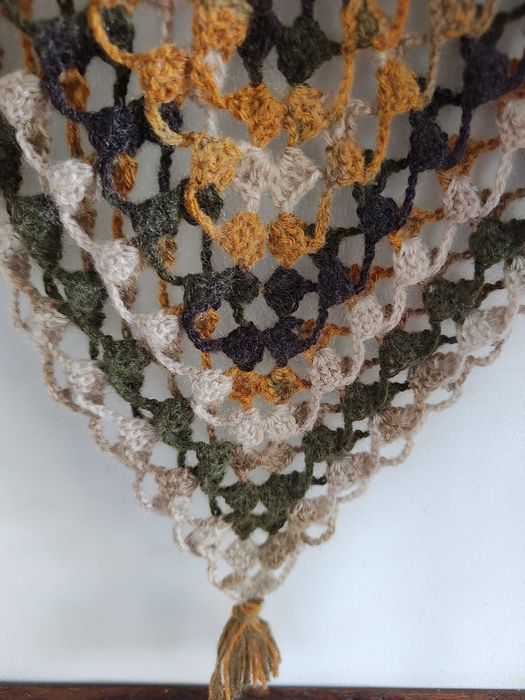 Vand poncho handmade model unicat din lana angora