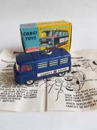 CORGI Toys Commer Police Van играчка излята под налягане.