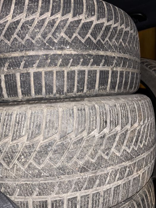 245/40/18 Continental
