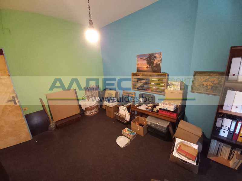 Продава се Тристаен апартамент в София, Център - 110 кв.м за 3591 €/кв.м - Снимка #8