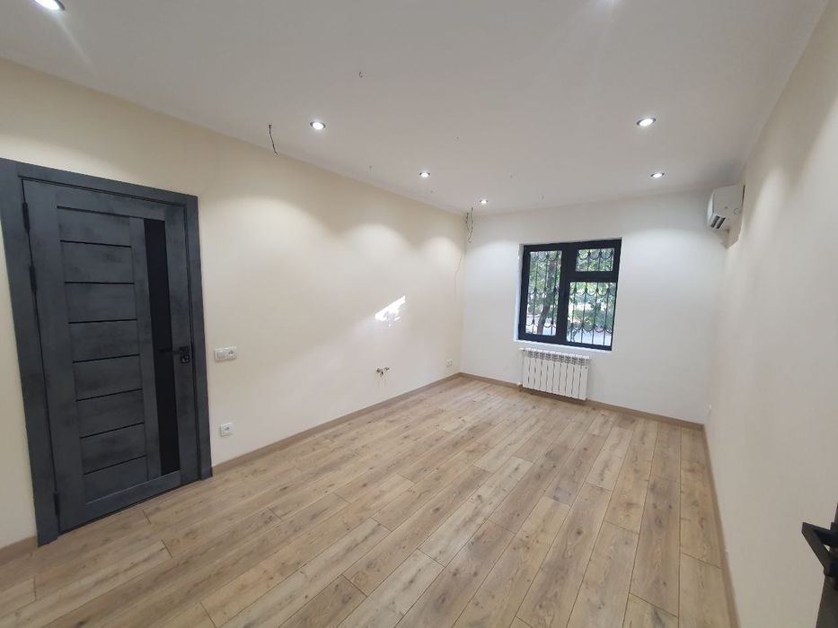 Продаётся коммерческая недвижимость офис Мирабад оп-р Авлиё-ота