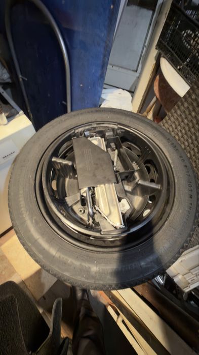 Резервна Гума патерица за Мерцедес 17