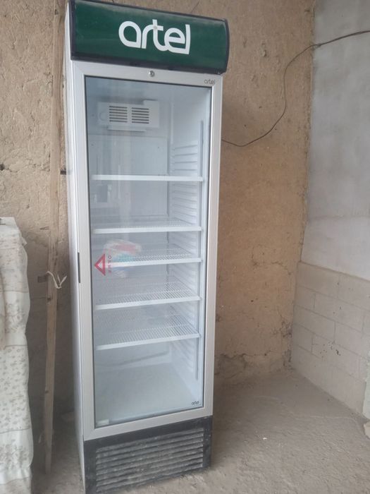 Холодильник витрина