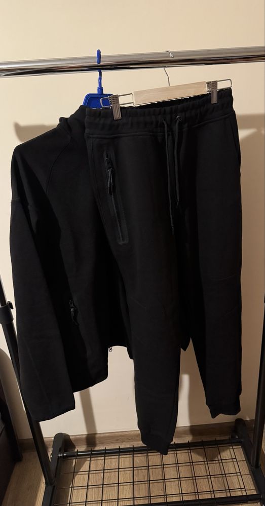 Nike tech fleece на 75 лв екипа