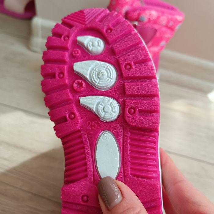 Нови детски ботуши