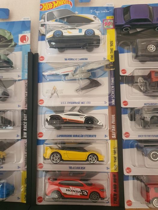 Hot wheels колички 1:64 Хотуилс