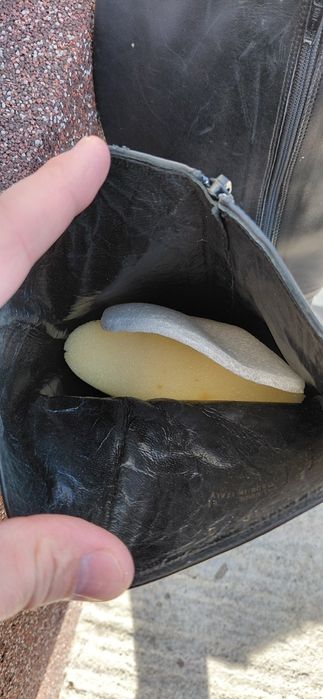 Vând cizme din piele