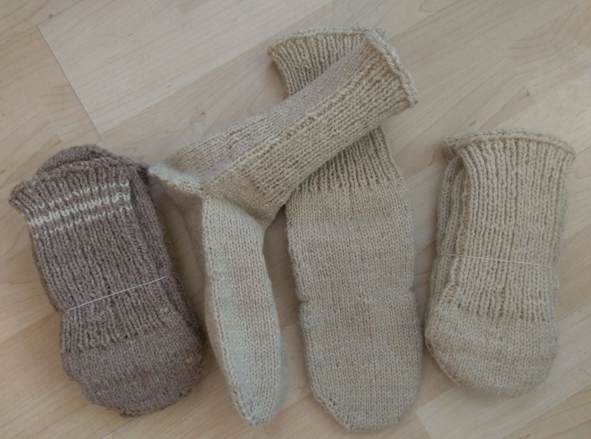 Вълнени чорапи ръчна изработка