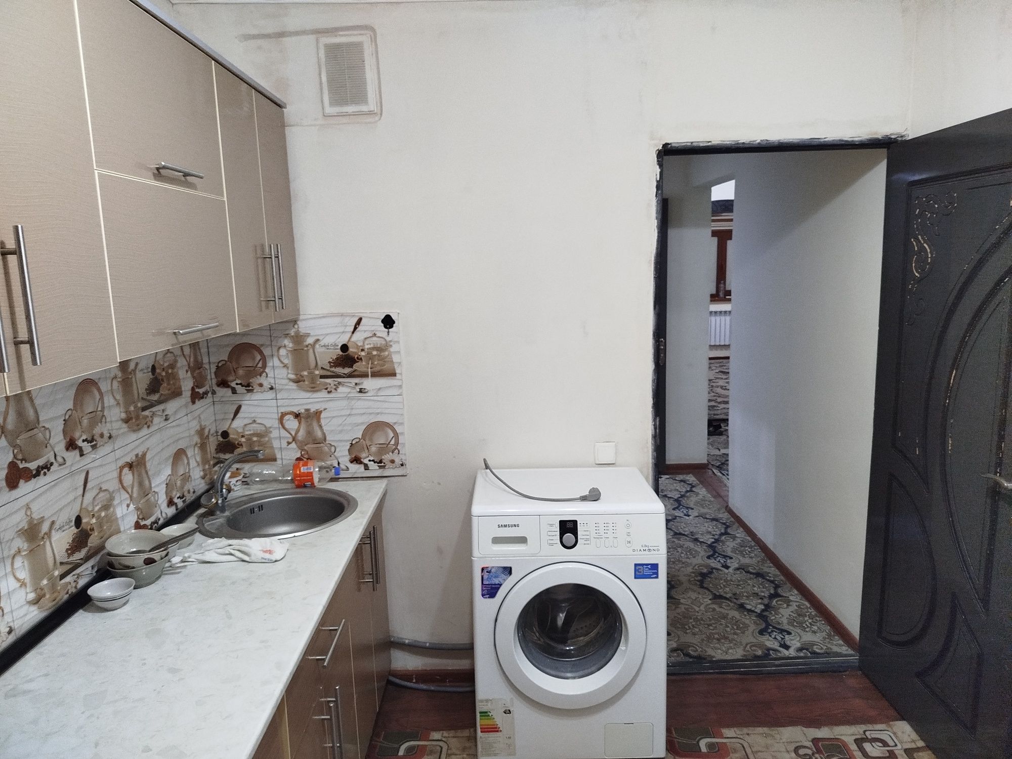 Карши шахри Пахтазор махалласи 54 дом 75 квартира тезда сотилади