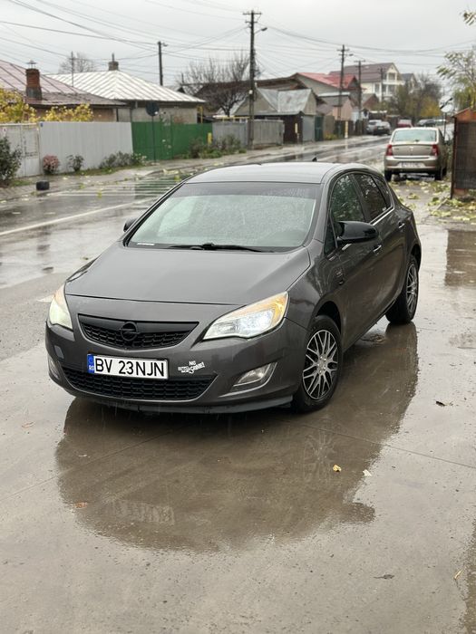 Opel Astra J - 1.3 CDTI -  Computer de bord - Clima -Lumini ambientale