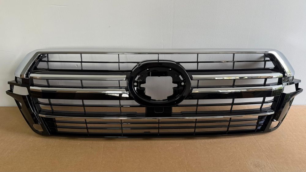 Решетка радиатора Land Cruiser 200 Executive Lounge
