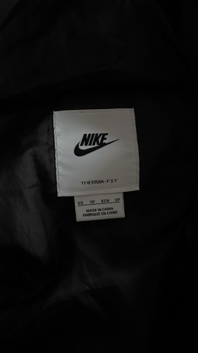 Nike яке ново без етикет