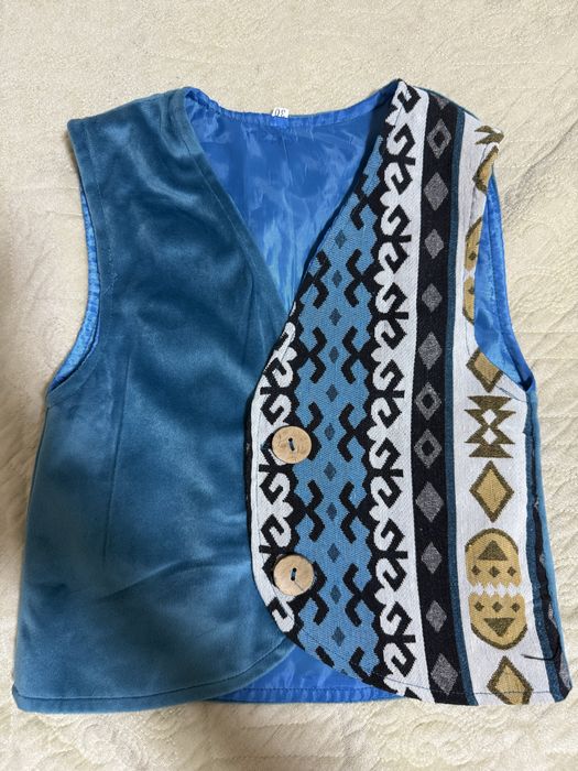 Детская национальная жилетка в идеальном состоянии!