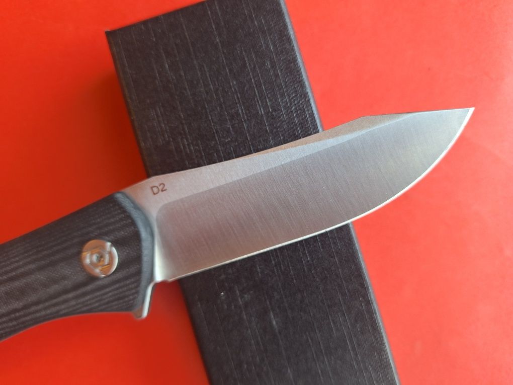 Сгъваем нож-стомана D2,дръжка G10