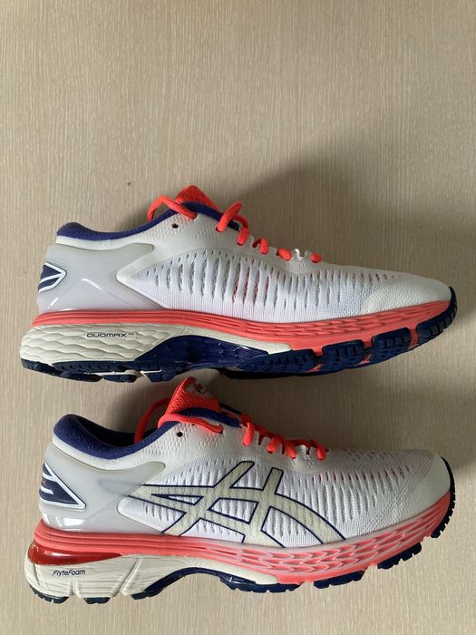 ASICS обувки за бягане