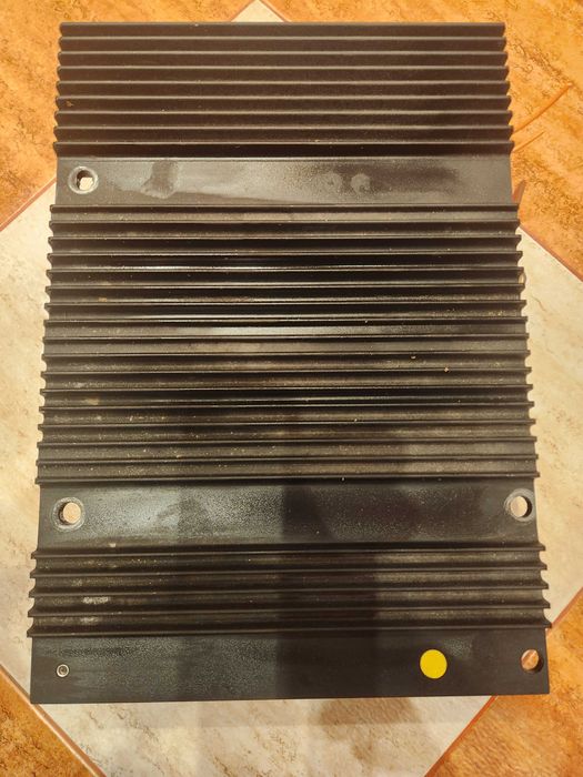 Продавам усилвател за VOLVO XC90 MK1 8673851