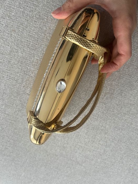 Златна метална чантичка