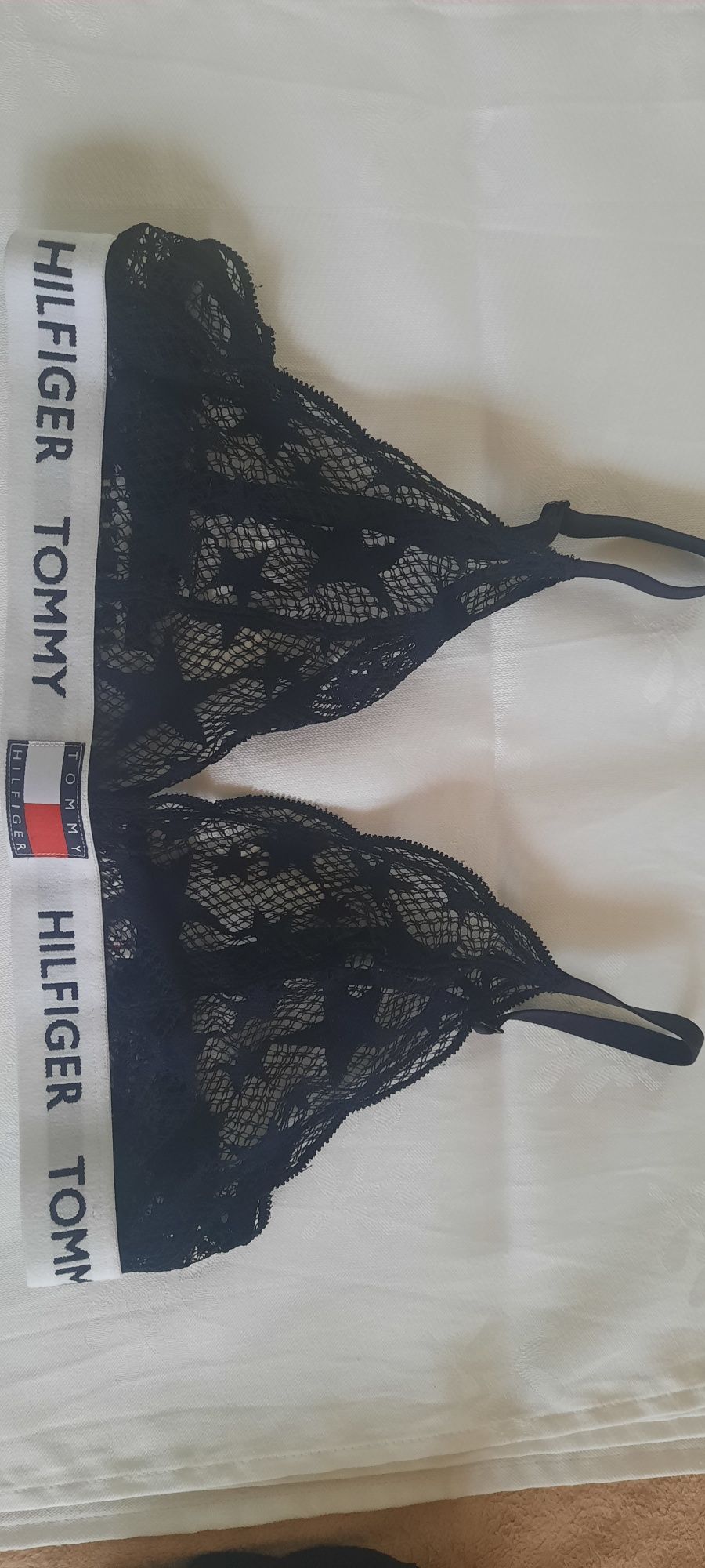 Tommy Hilfiger ,