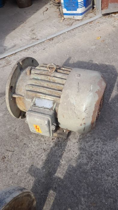 Продавам двигател 5,5кW, 400 V AC, 1400 oборота