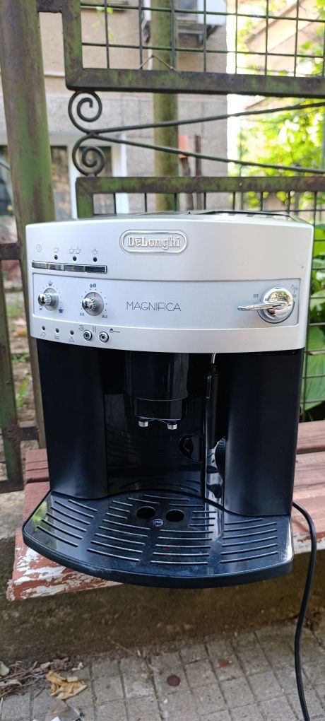 Delonghi Magnifica / Делонги магнифика  каферобот