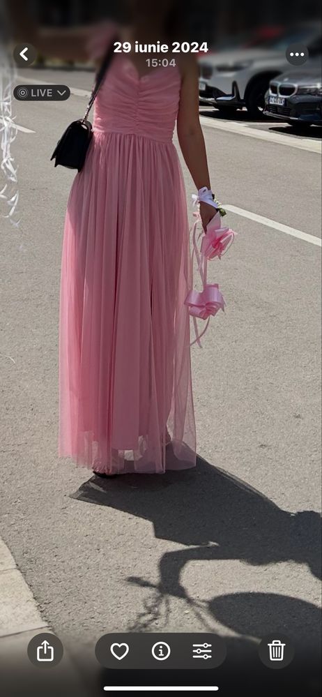 Rochie roz midi.