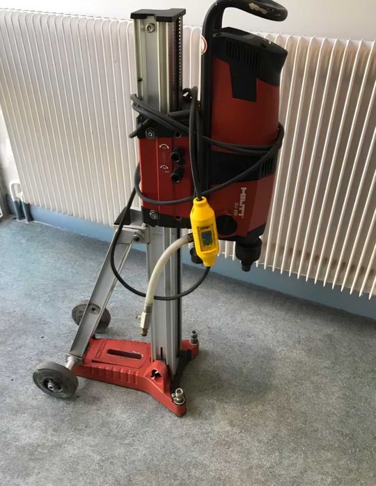 HILTI DD 200, 220 V, în stare perfecta