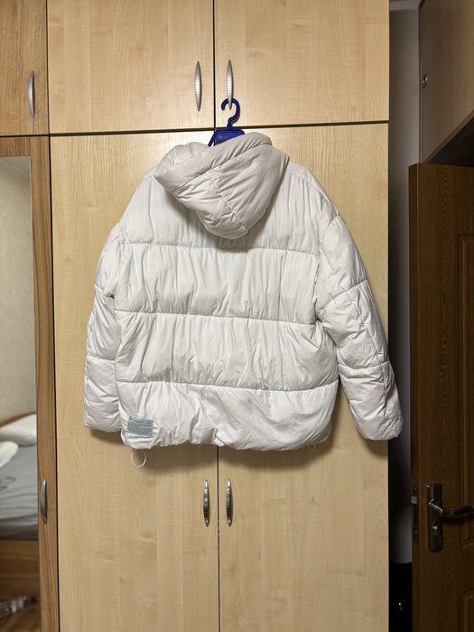 Продавам дамско яке About you