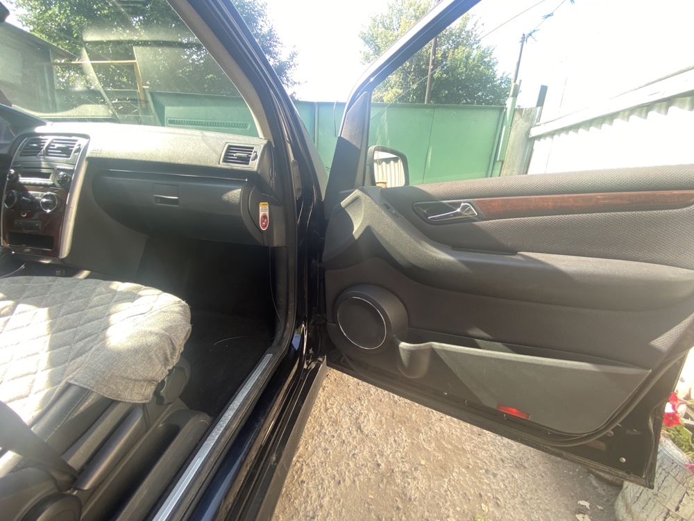 Mersedes-benz B 180