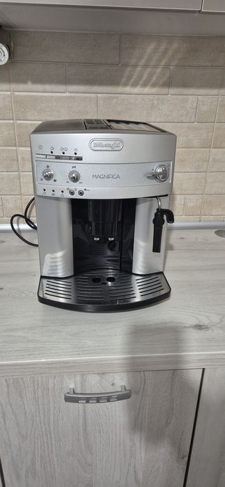 Vand espresor cafea delonghi