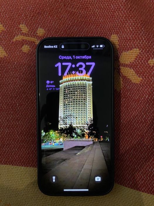 Продаю Iphone 15 pro 256гб