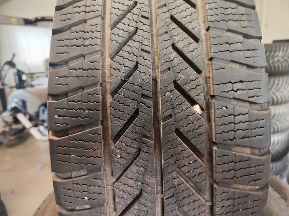 2бр.зимни гуми 235/65/16C Fulda