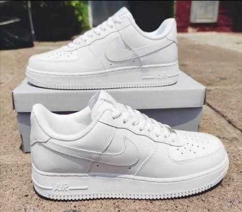 Tenesi Adidasi Sneakersi Nike AirForce 1 White