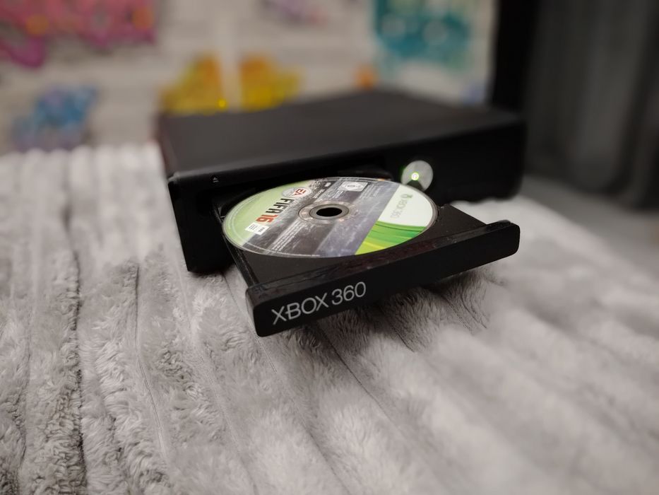 Xbox 360 slim Impecabil Pret negociabil