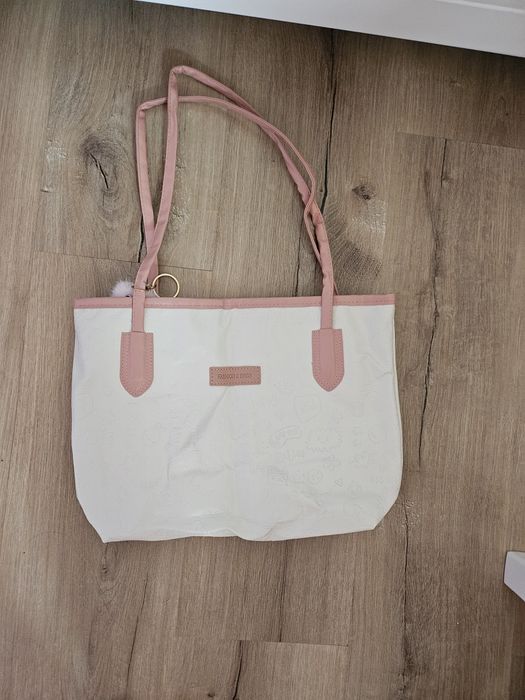 Чанта розова с висулка