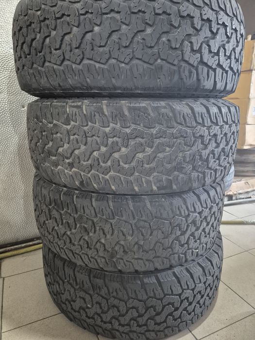 Продам шины на внедорожник r 17