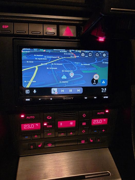 Multimedia player Sony XAV-AX5650