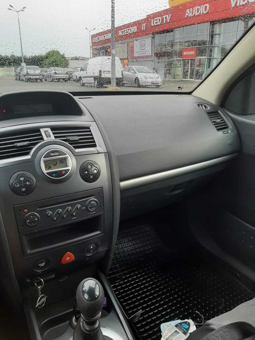 Vand renault megane break 1.9dci 131 cp 2006